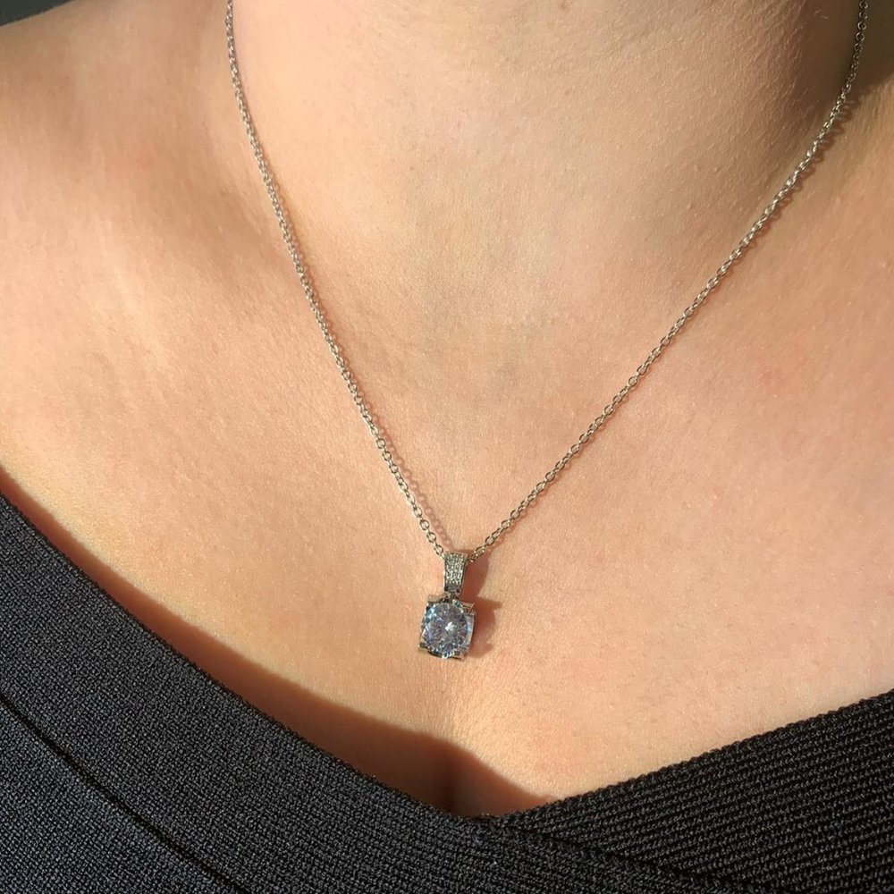 NEW Elegant 925 Silver Necklace